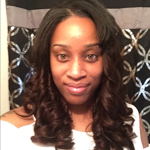 Meet your Posher, Lakisha - Picture 1 of 1